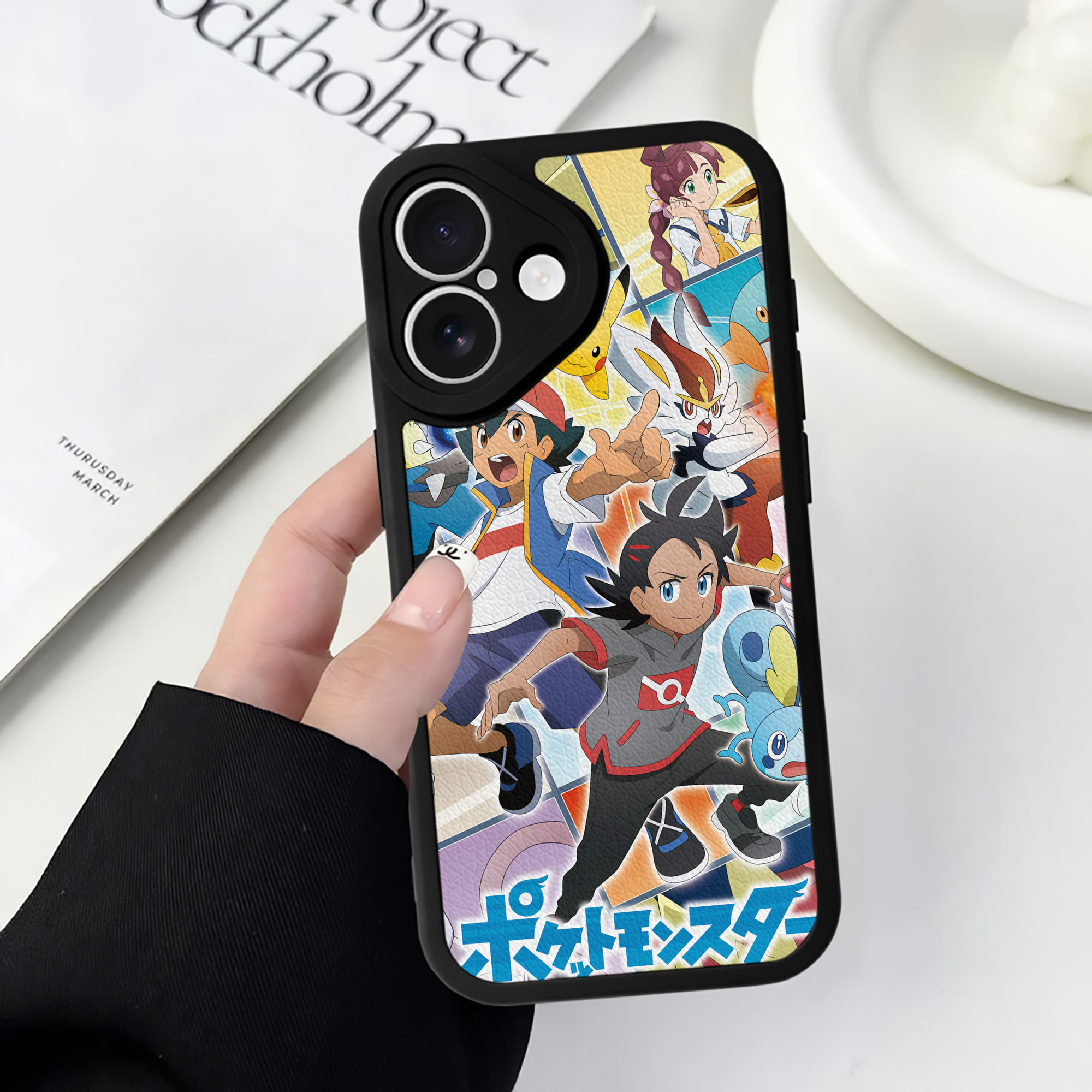 （画像用） ポケットモンスター Pokémon 【iPhone 16シリーズ対応】シリコンスマホケース（レザー調） 材質：シリコン
